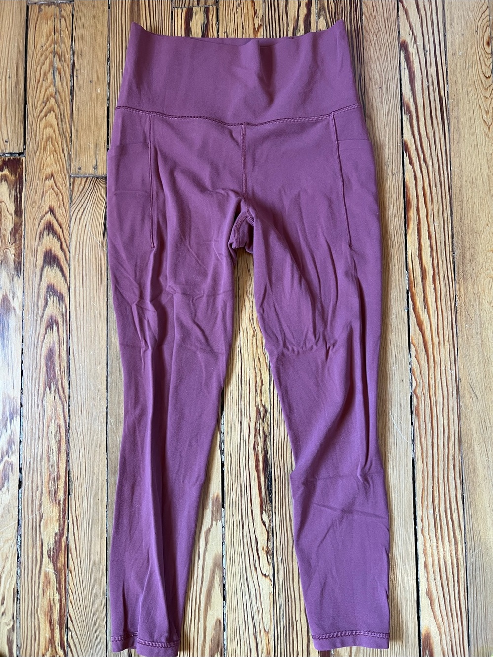 Athleta Salutation Stash Pocket 7/8 Legging